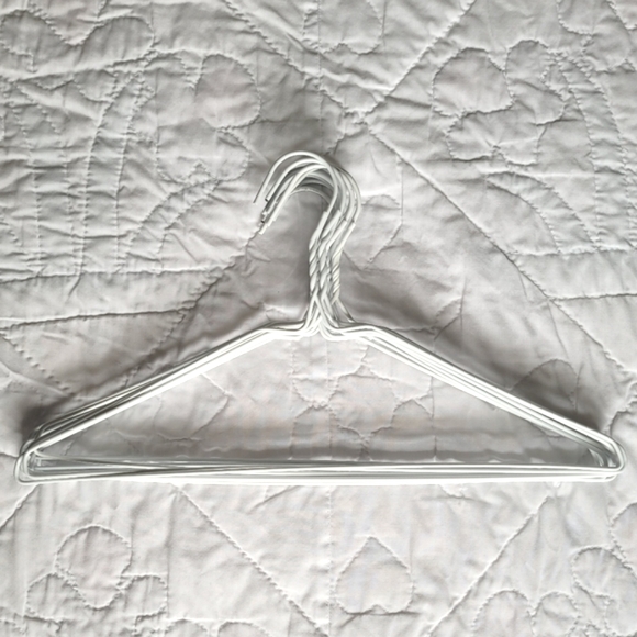 10/$20 ❄️ 10 Wire Hangers - Picture 1 of 6